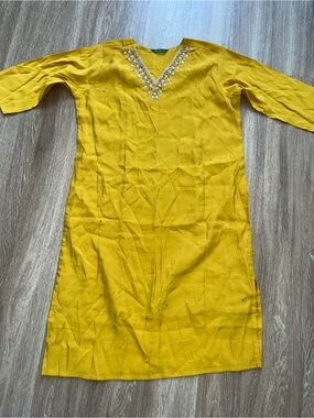 Indiravthi Yellow Embellished V-Neck Tunic (3XL)